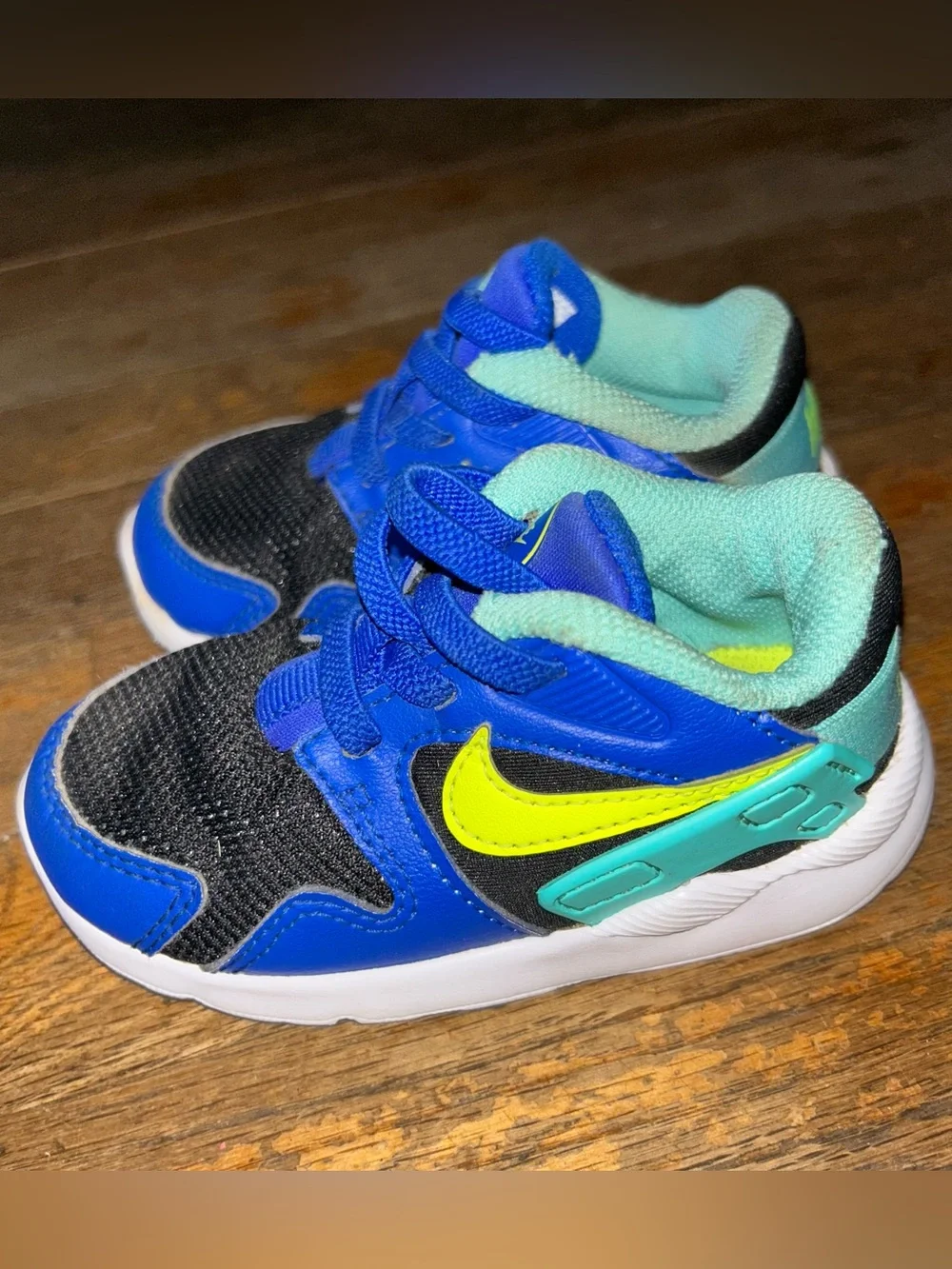 Nike Kids Blue, Black & Yellow Casual Sneakers